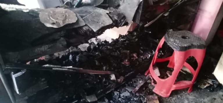गाजीपुर- मोबाईल की दुकान में 9 लाख का सामान जल कर राख